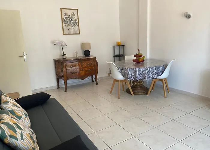 Charming In The Centre Of Cannes