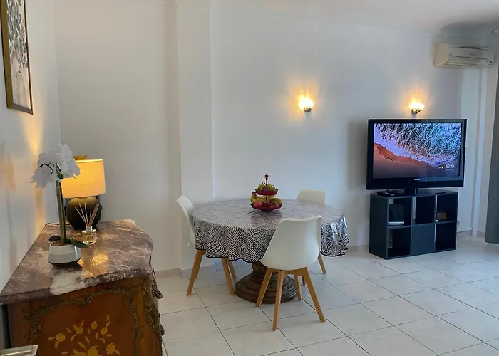 Charming In The Centre Of Cannes