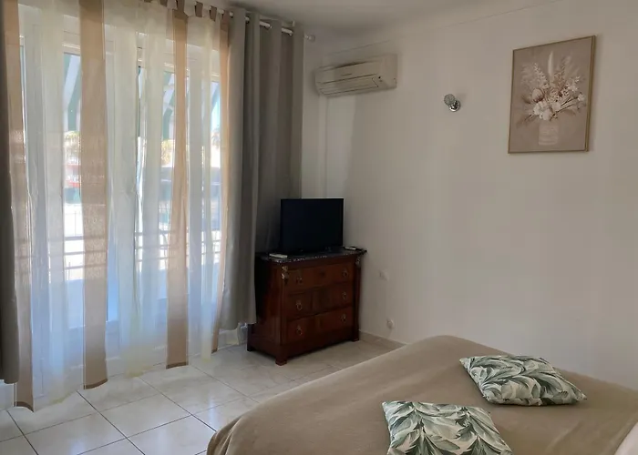 Apartman Charming In The Centre Of