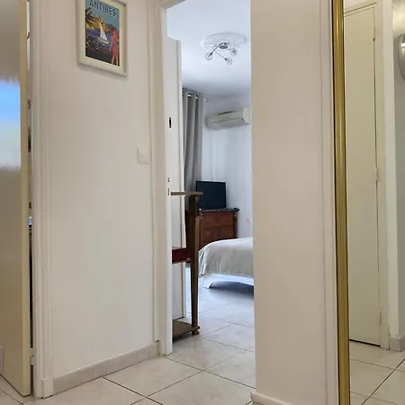Apartment Charming In The Centre Of Cannes