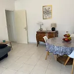 Апартаменты Charming In The Centre Of